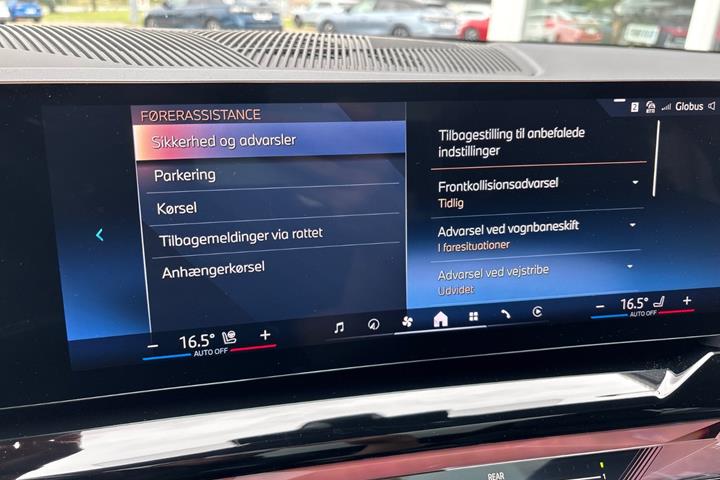 Grå BMW i5 fra 2025