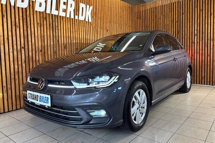 Grå VW Polo fra 2022