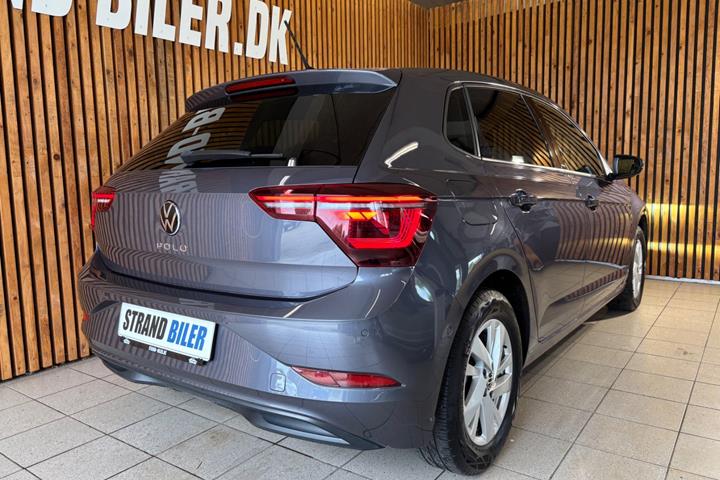 Grå VW Polo fra 2022