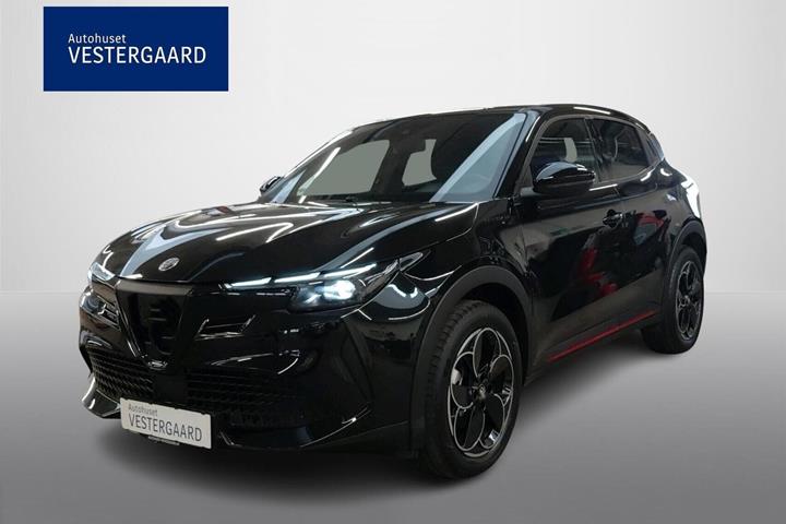 Sort Alfa Romeo Junior fra 2025