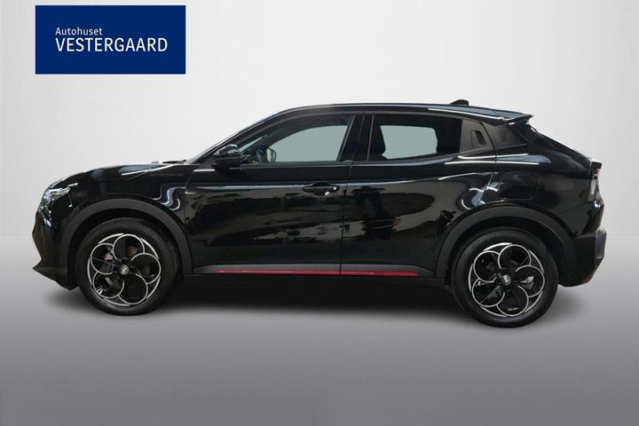 Sort Alfa Romeo Junior fra 2025