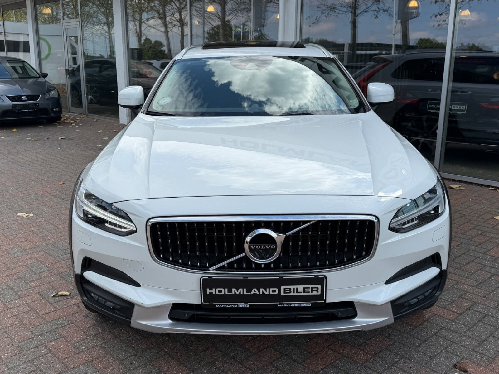 Hvid Volvo V90 CC fra 2017