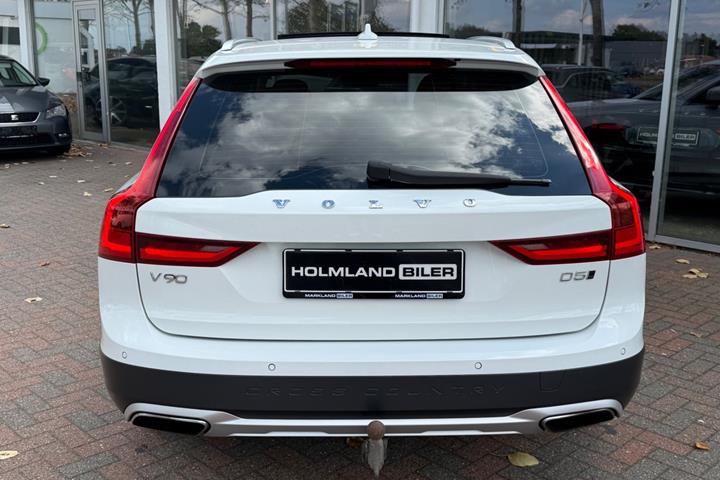 Hvid Volvo V90 CC fra 2017