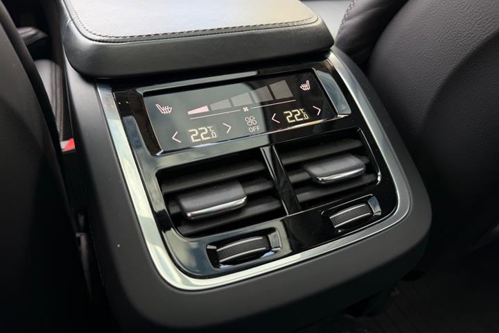 Hvid Volvo V90 CC fra 2017