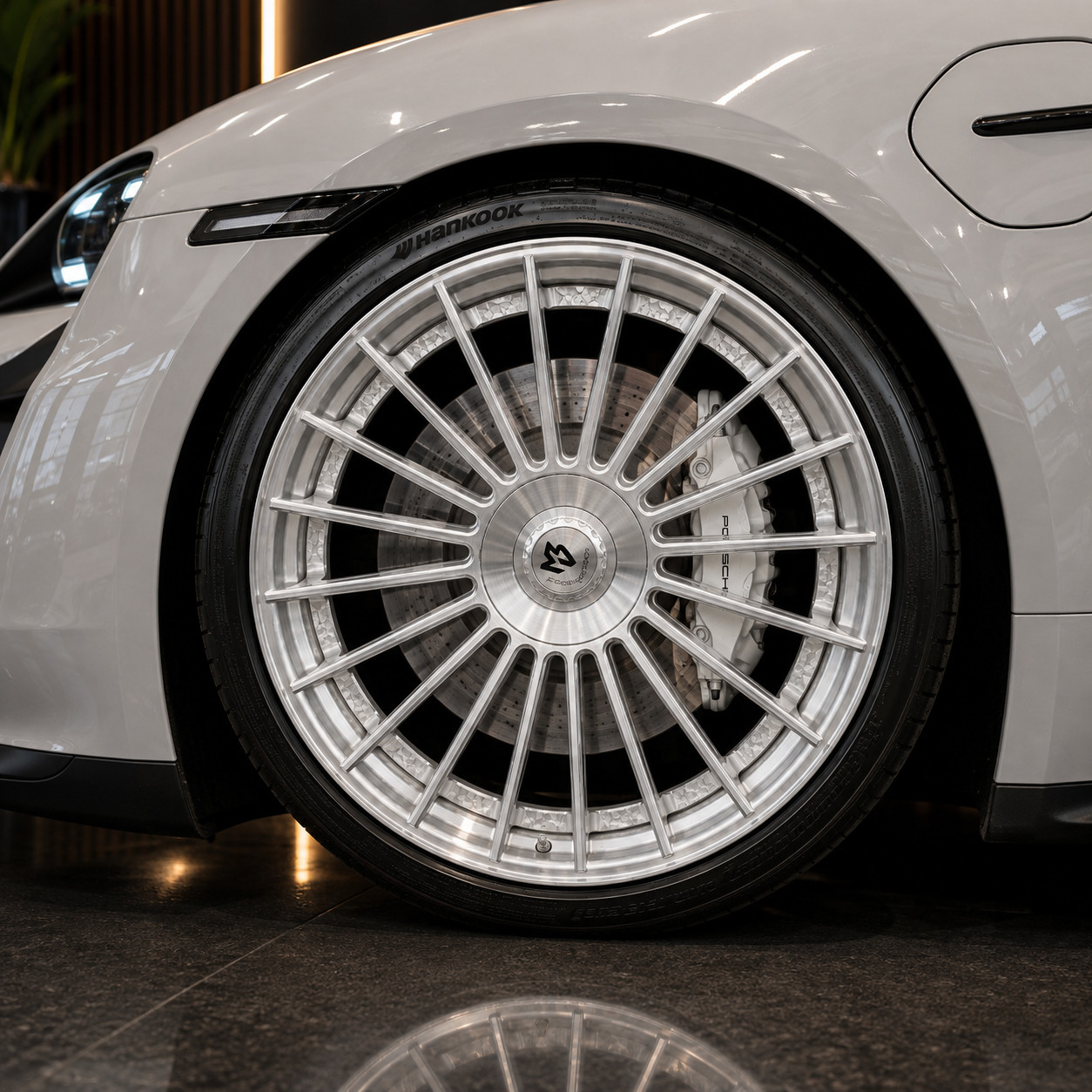 Grå Porsche Taycan 4S fra 2021