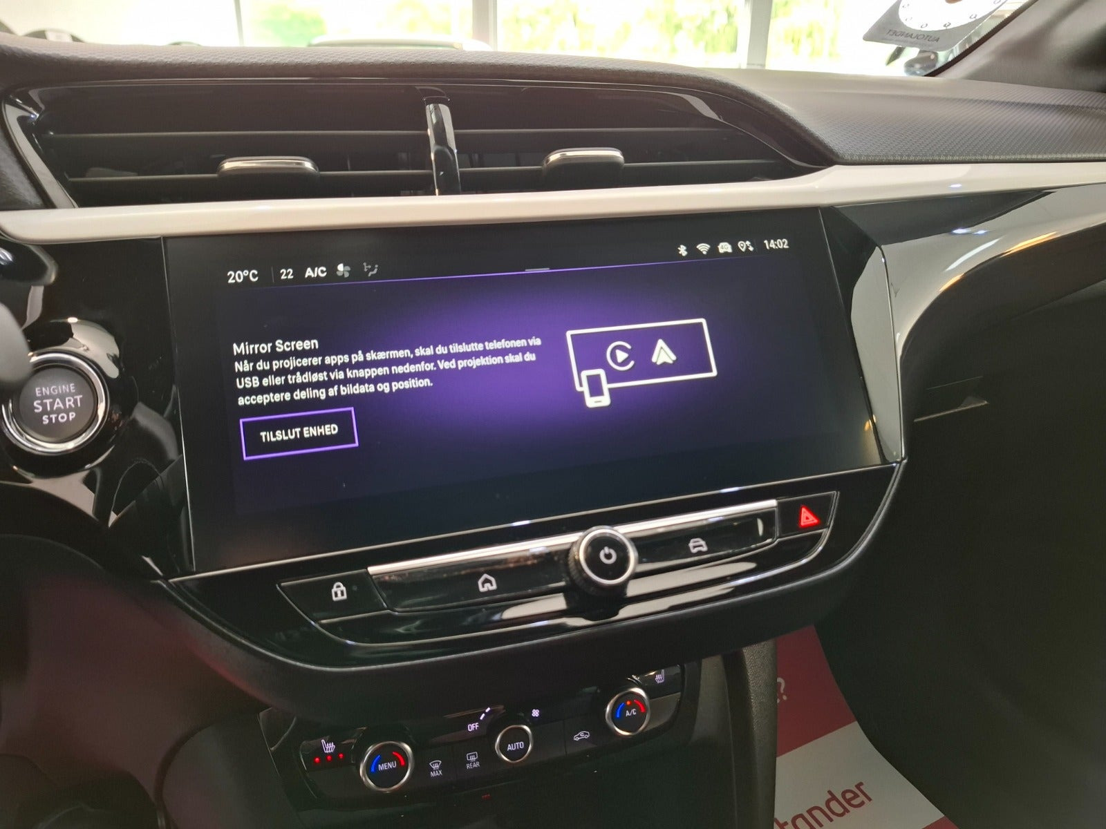 Grå Opel Corsa-e fra 2024