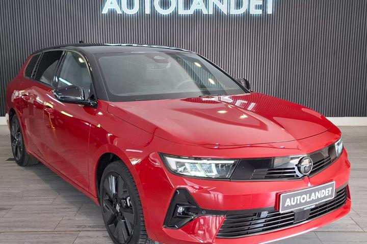 Rød Opel Astra-e fra 2024