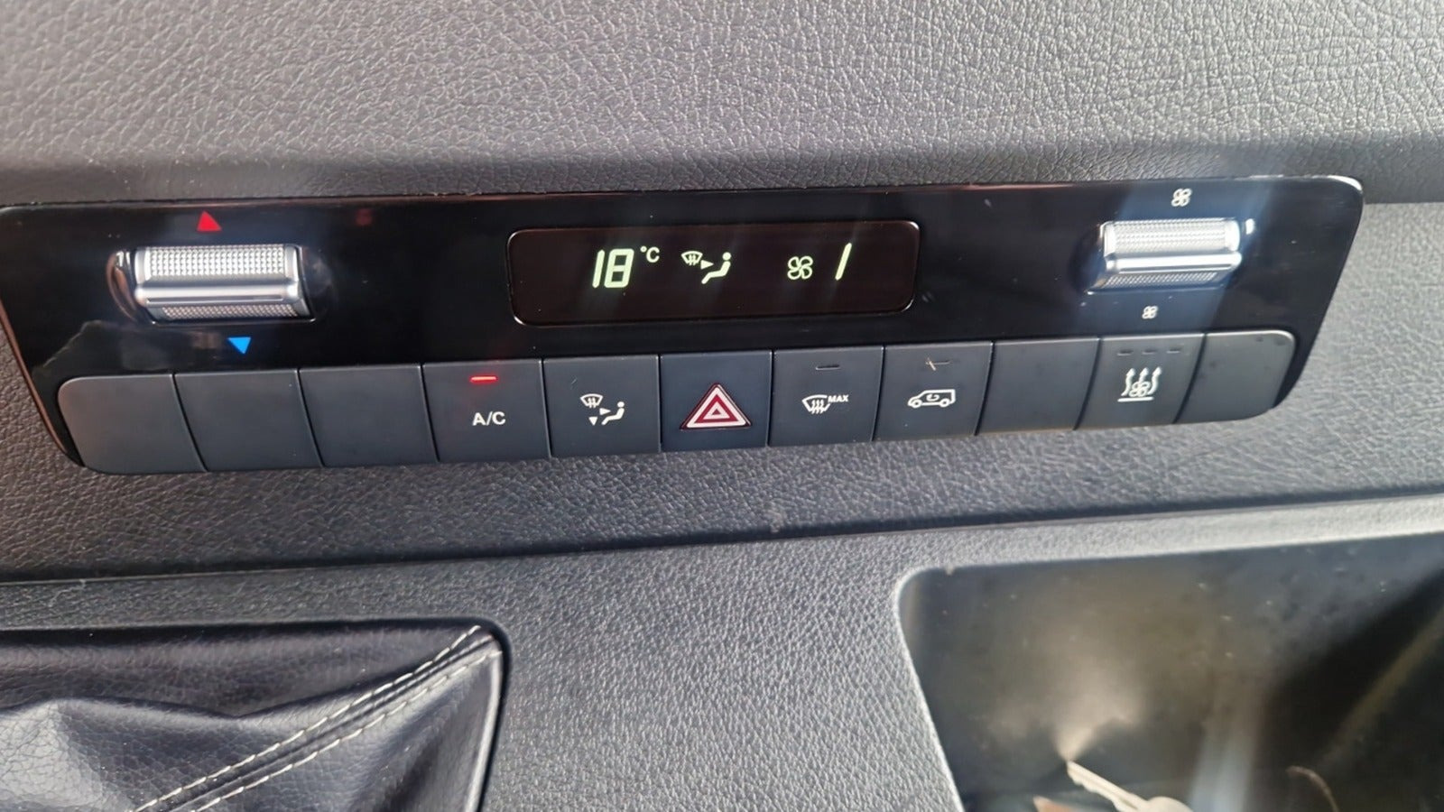 Sort Mercedes Sprinter 316 fra 2018