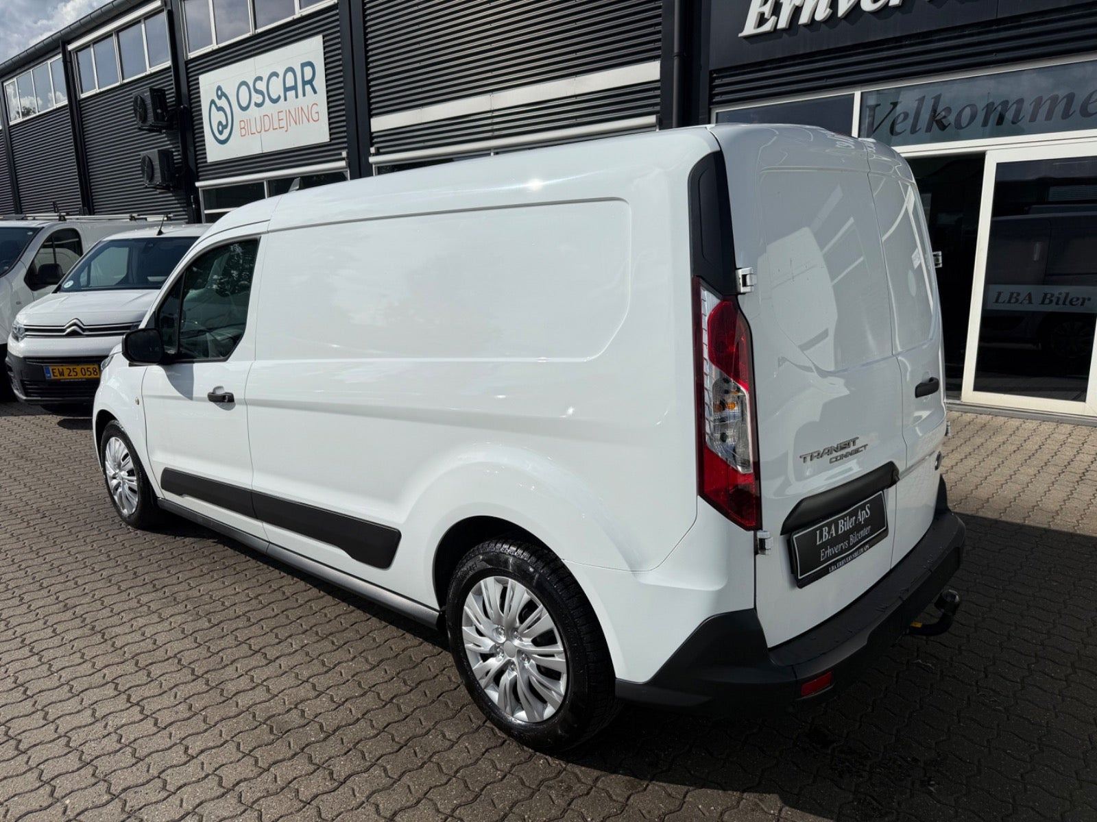 Hvid Ford Transit Connect fra 2022