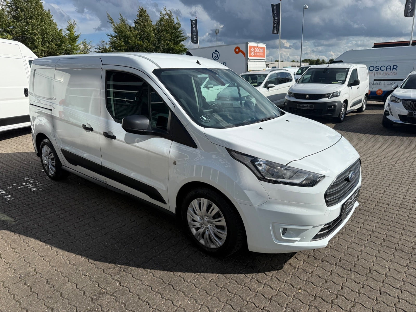 Hvid Ford Transit Connect fra 2022