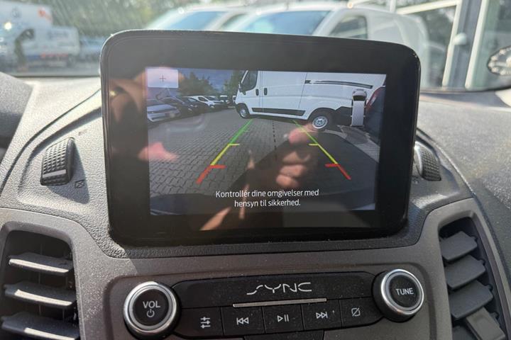 Hvid Ford Transit Connect fra 2022