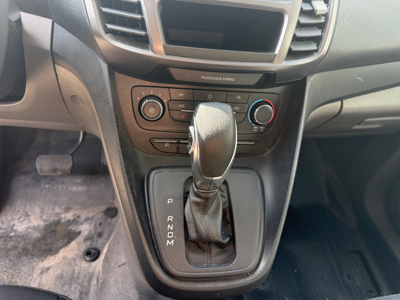 Hvid Ford Transit Connect fra 2022