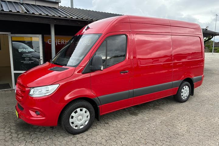 Rød Mercedes Sprinter 316 fra 2019