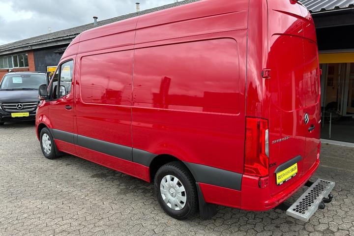 Rød Mercedes Sprinter 316 fra 2019