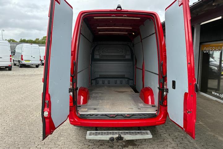 Rød Mercedes Sprinter 316 fra 2019