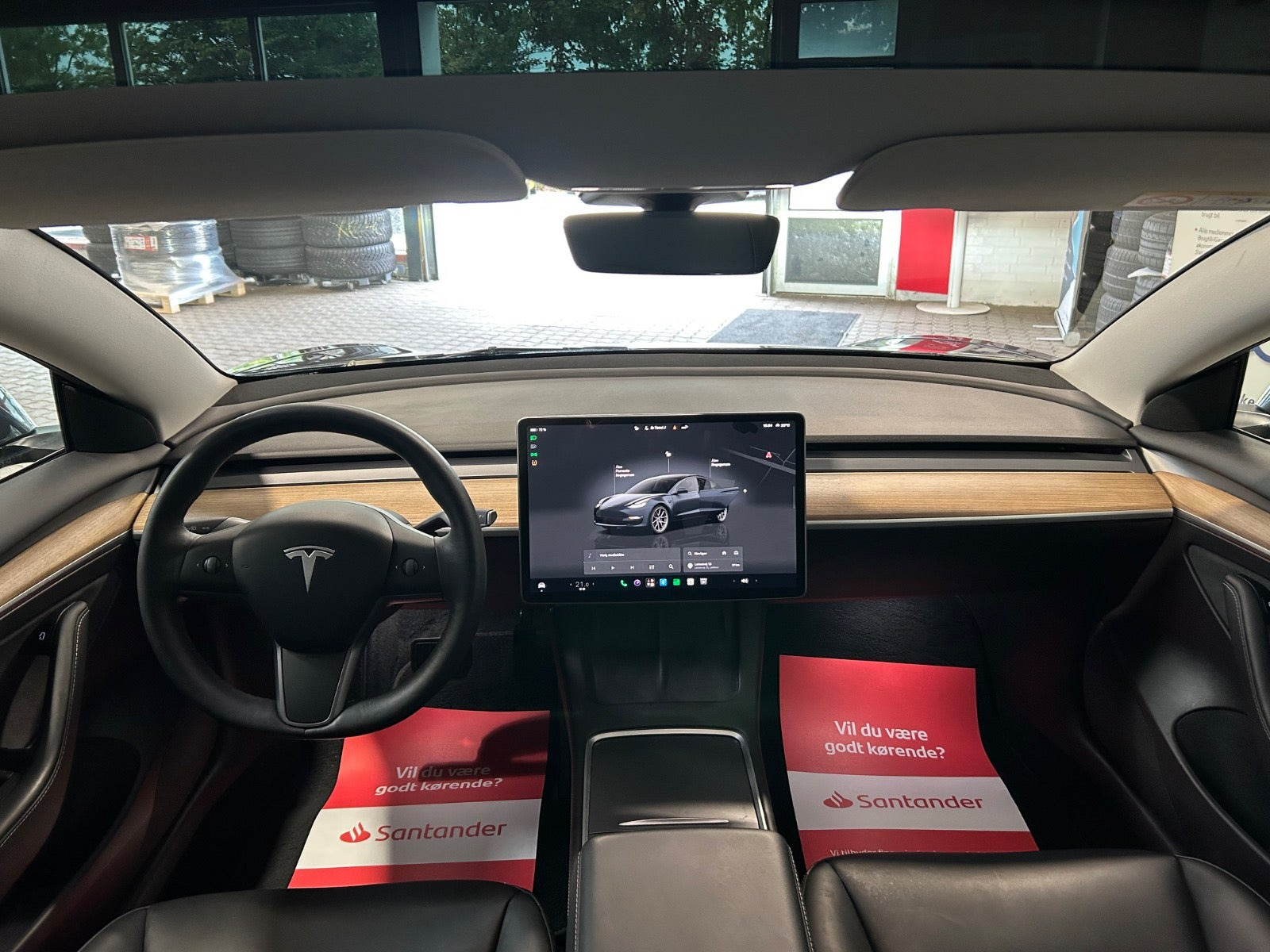 Sort Tesla Model 3 fra 2022