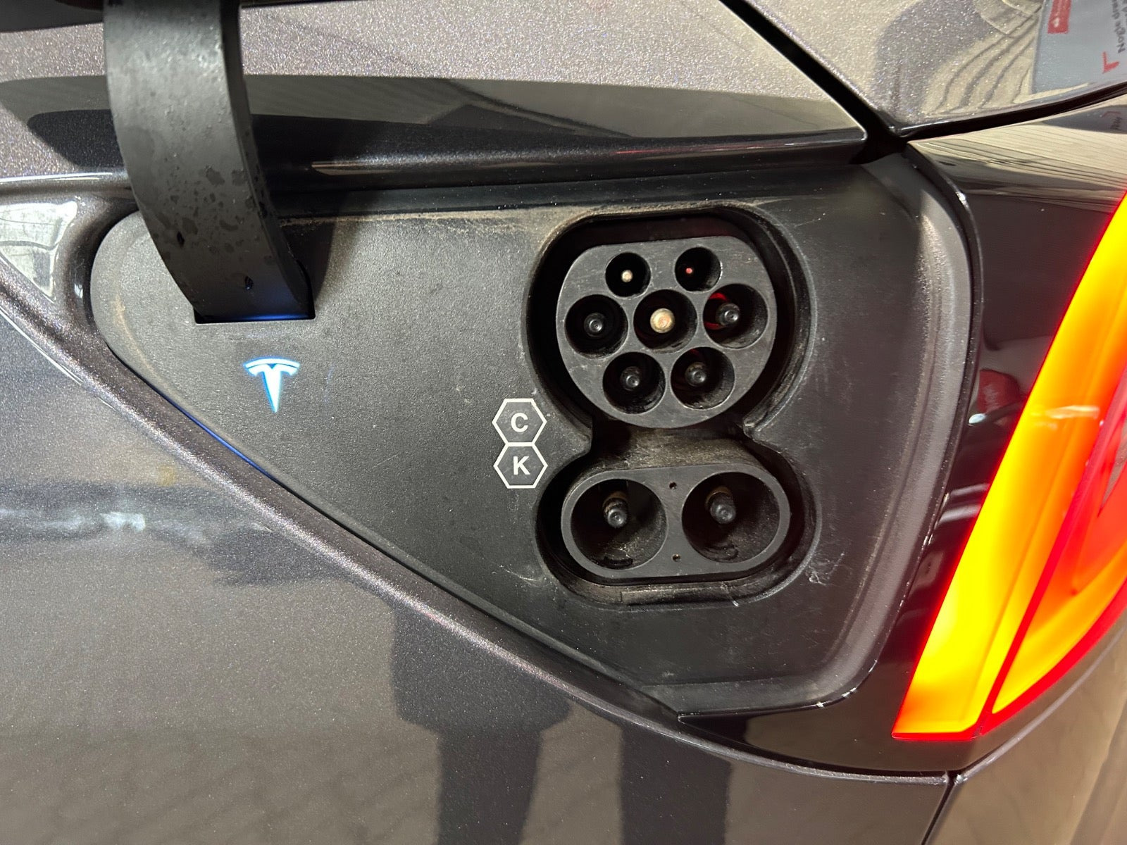 Sort Tesla Model 3 fra 2022