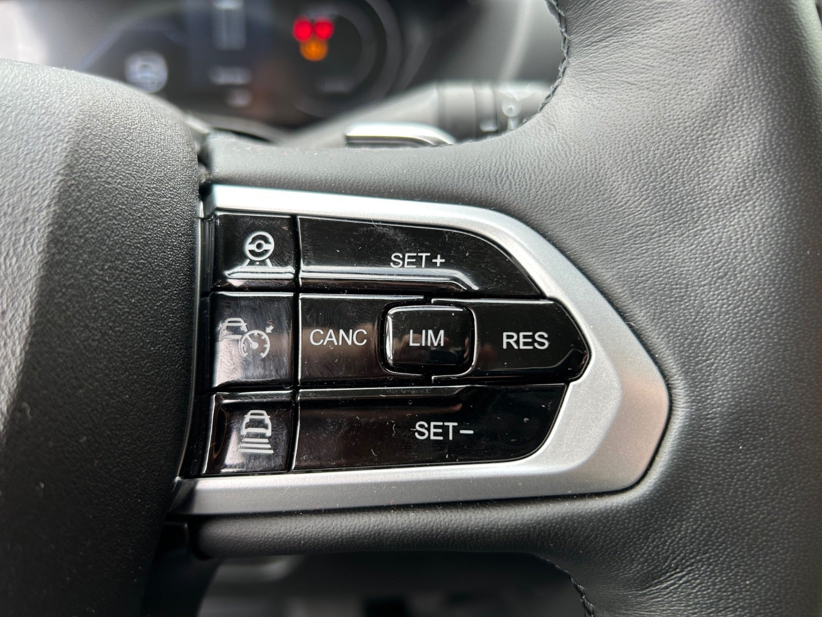 Grå Peugeot e-Boxer 435 fra 2024