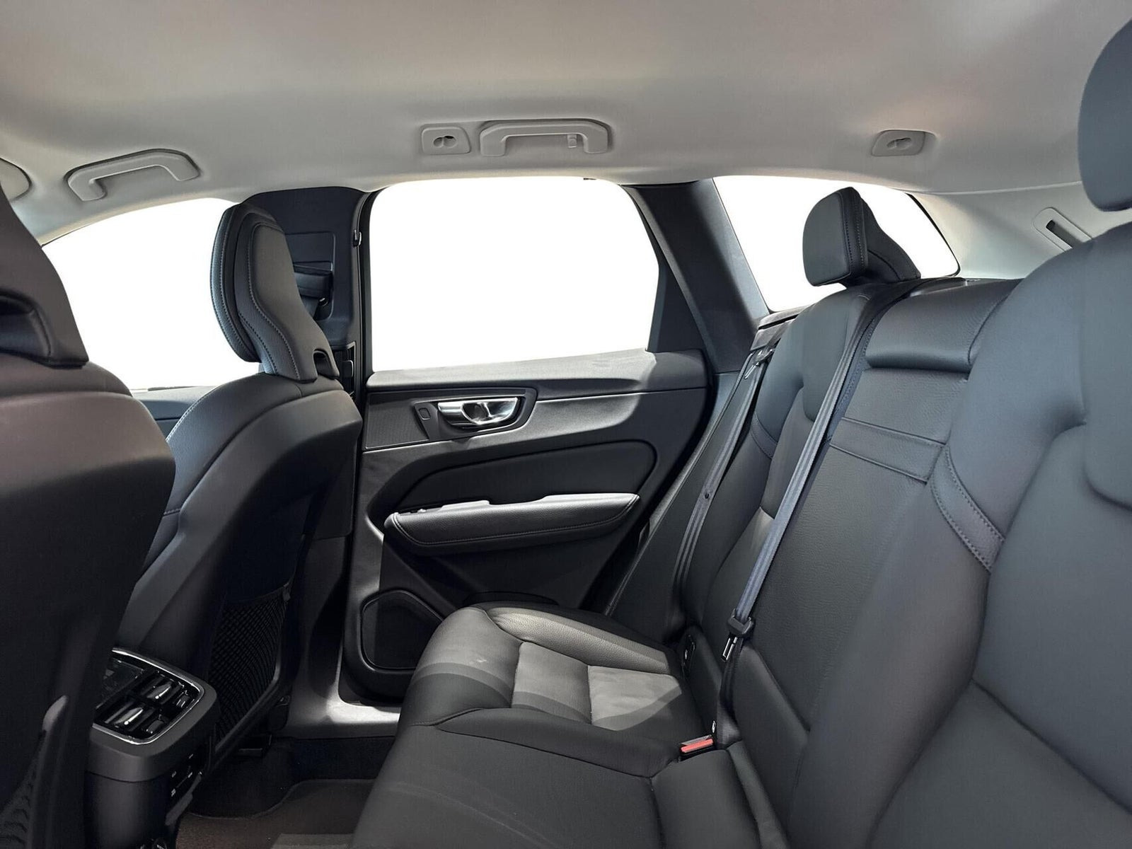 Sort Volvo XC60 fra 2019