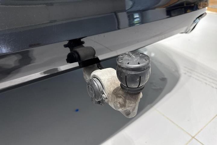 Sort Volvo XC60 fra 2019