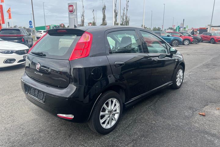 Sort Fiat Punto fra 2015
