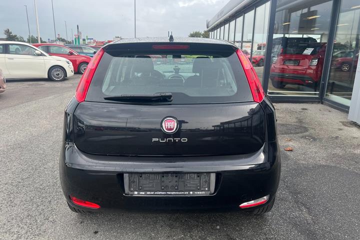Sort Fiat Punto fra 2015