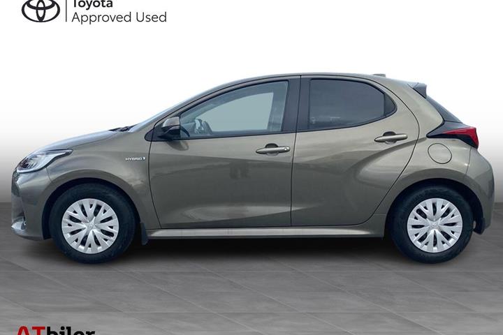 Bronze Toyota Yaris fra 2021