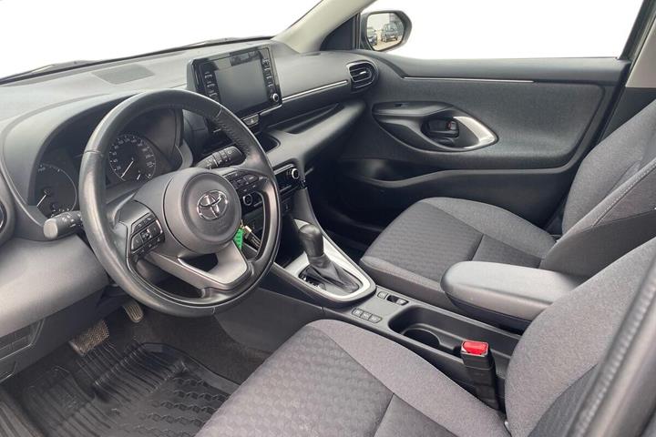 Bronze Toyota Yaris fra 2021