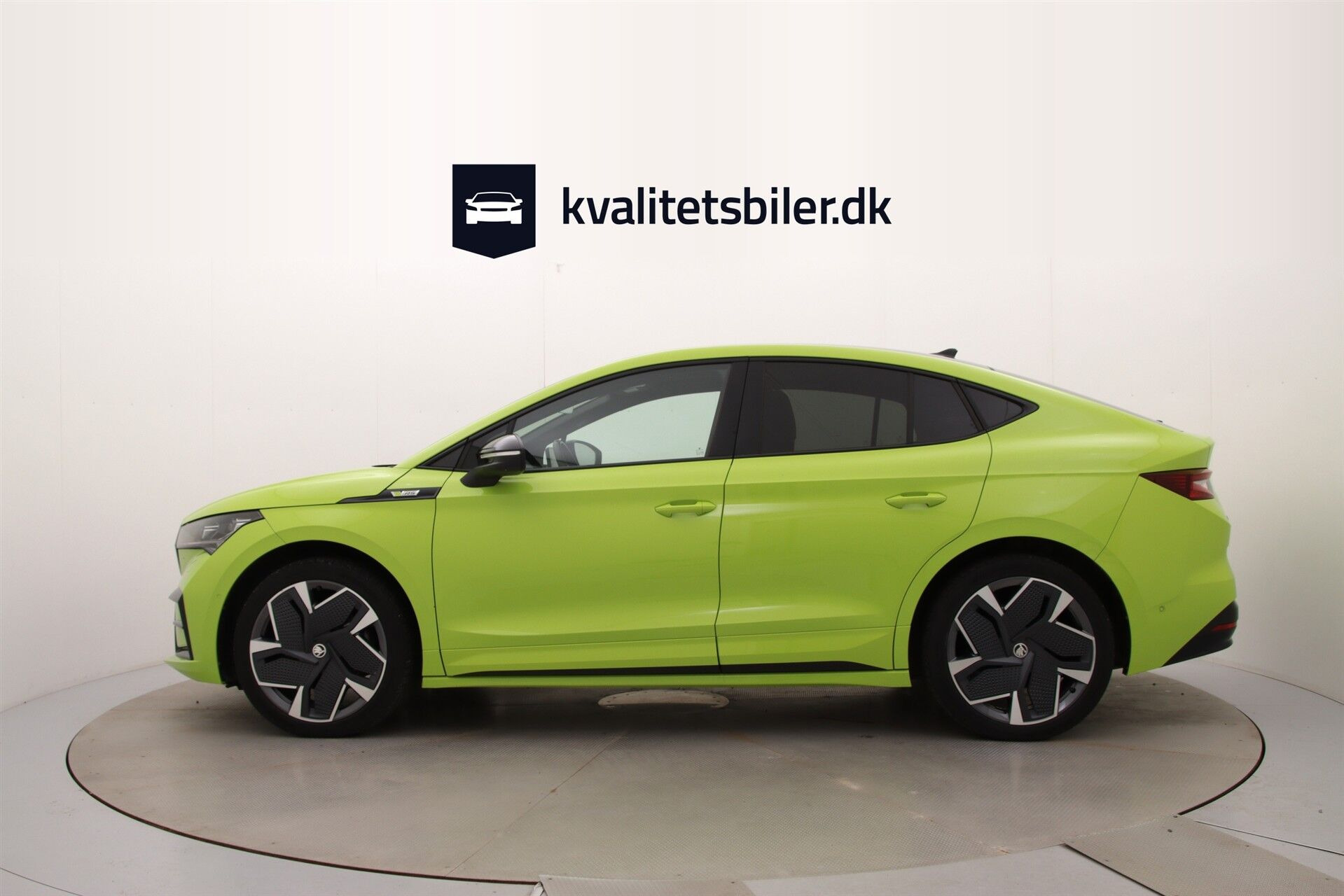 Grøn Skoda Enyaq fra 2023