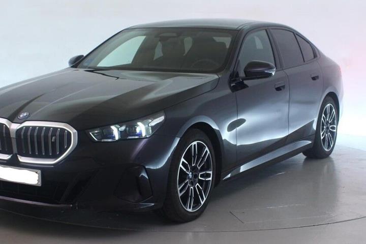 Sort BMW i5 fra 2025