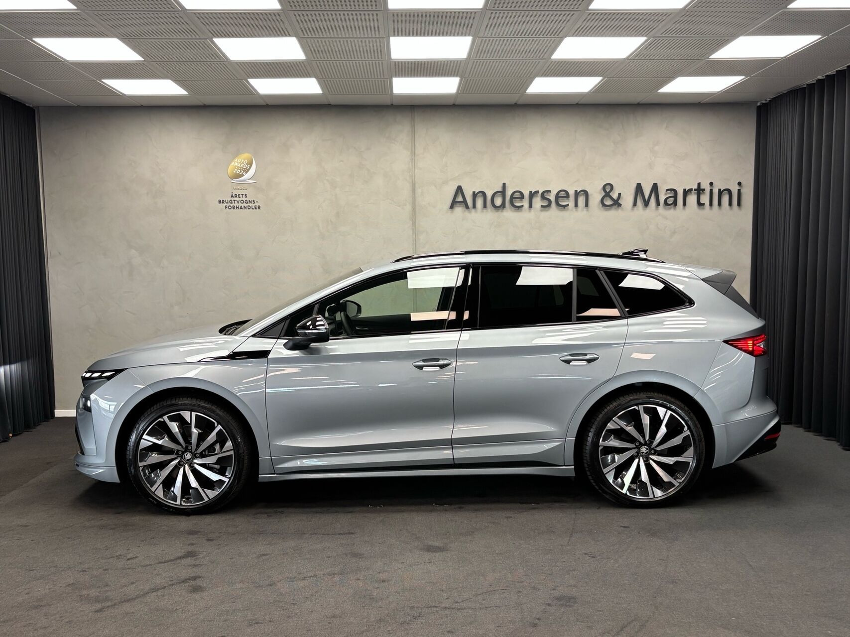 Grå Skoda Enyaq fra 2026