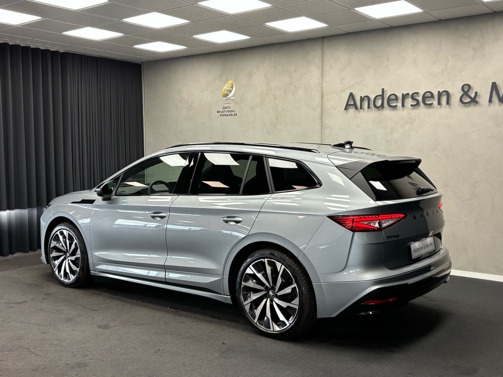 Grå Skoda Enyaq fra 2026