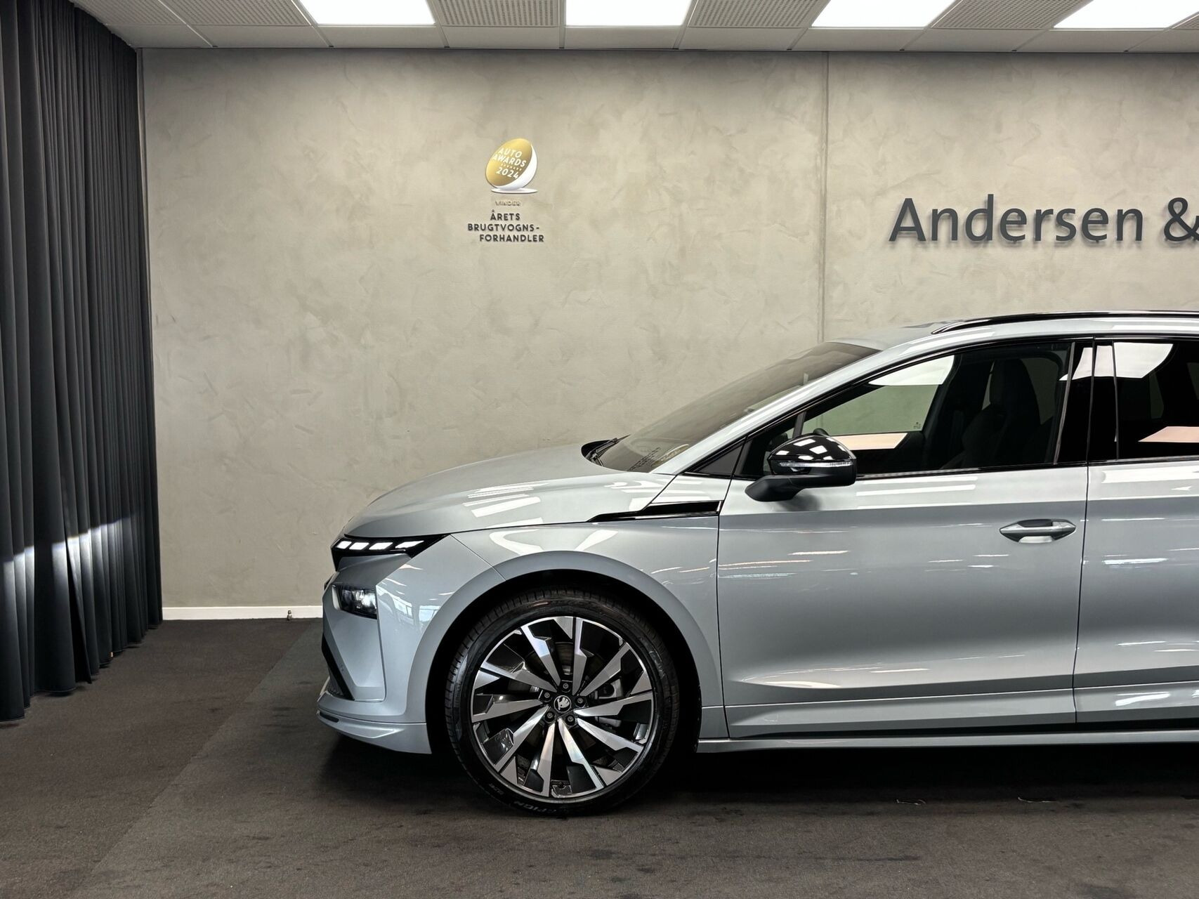 Grå Skoda Enyaq fra 2026