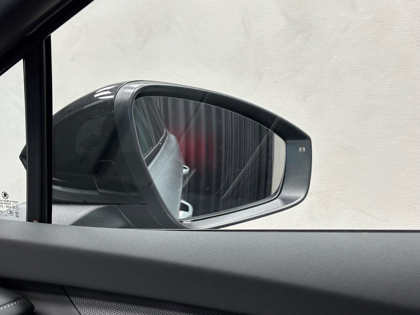 Grå Skoda Enyaq fra 2026