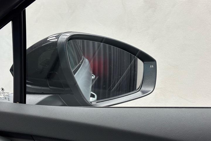 Grå Skoda Enyaq fra 2026