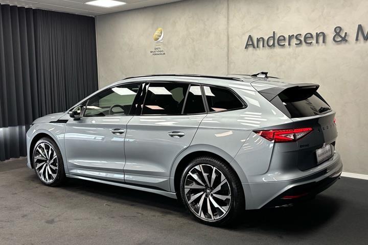 Grå Skoda Enyaq fra 2026