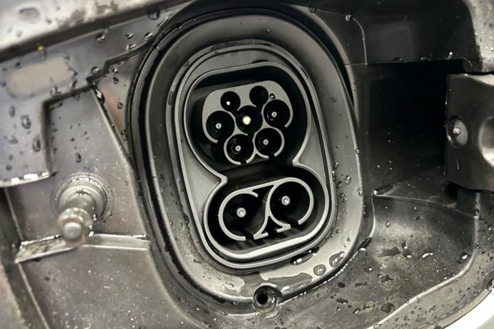 Grå Skoda Enyaq fra 2026