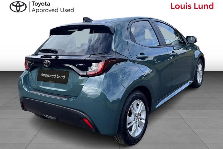 Grøn Toyota Yaris fra 2025