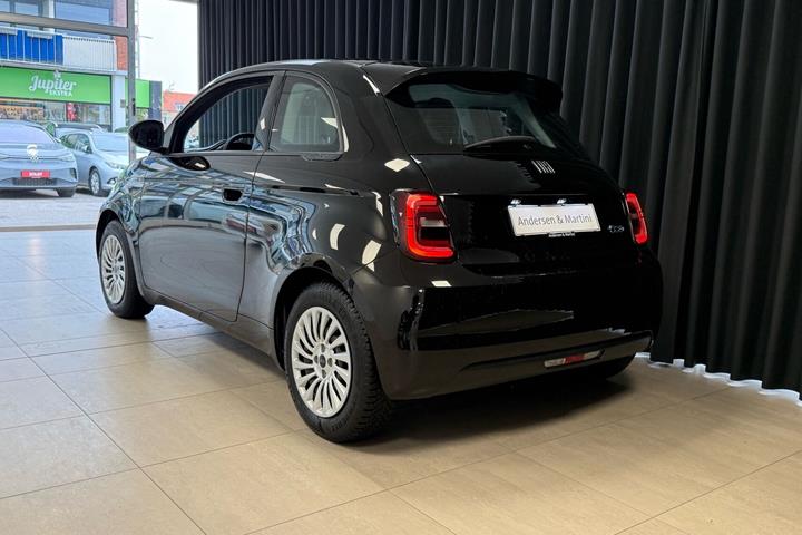 Sort Fiat 500e fra 2023