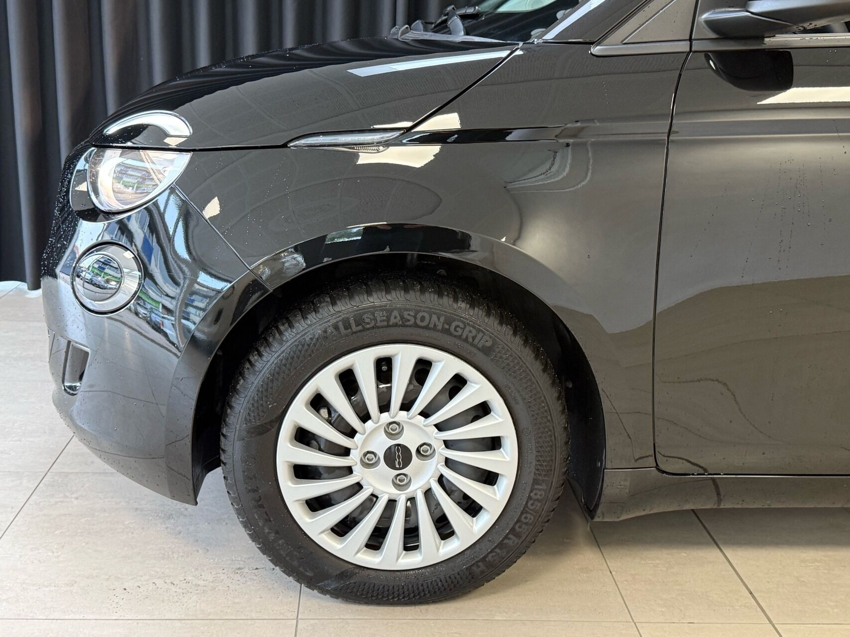 Sort Fiat 500e fra 2023