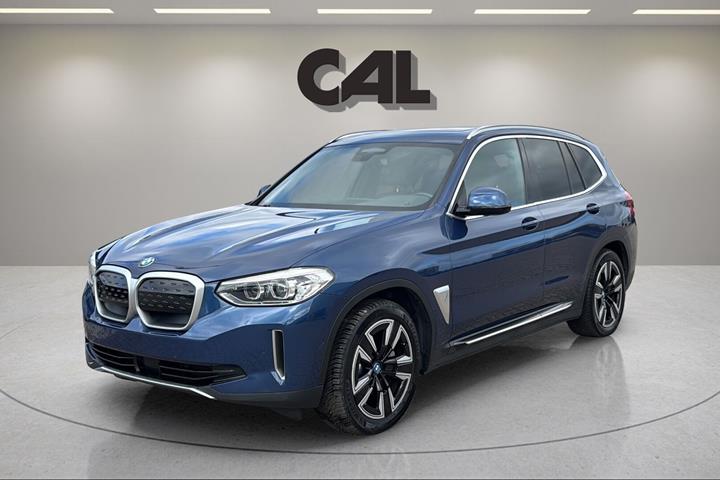 Blå BMW iX3 fra 2022