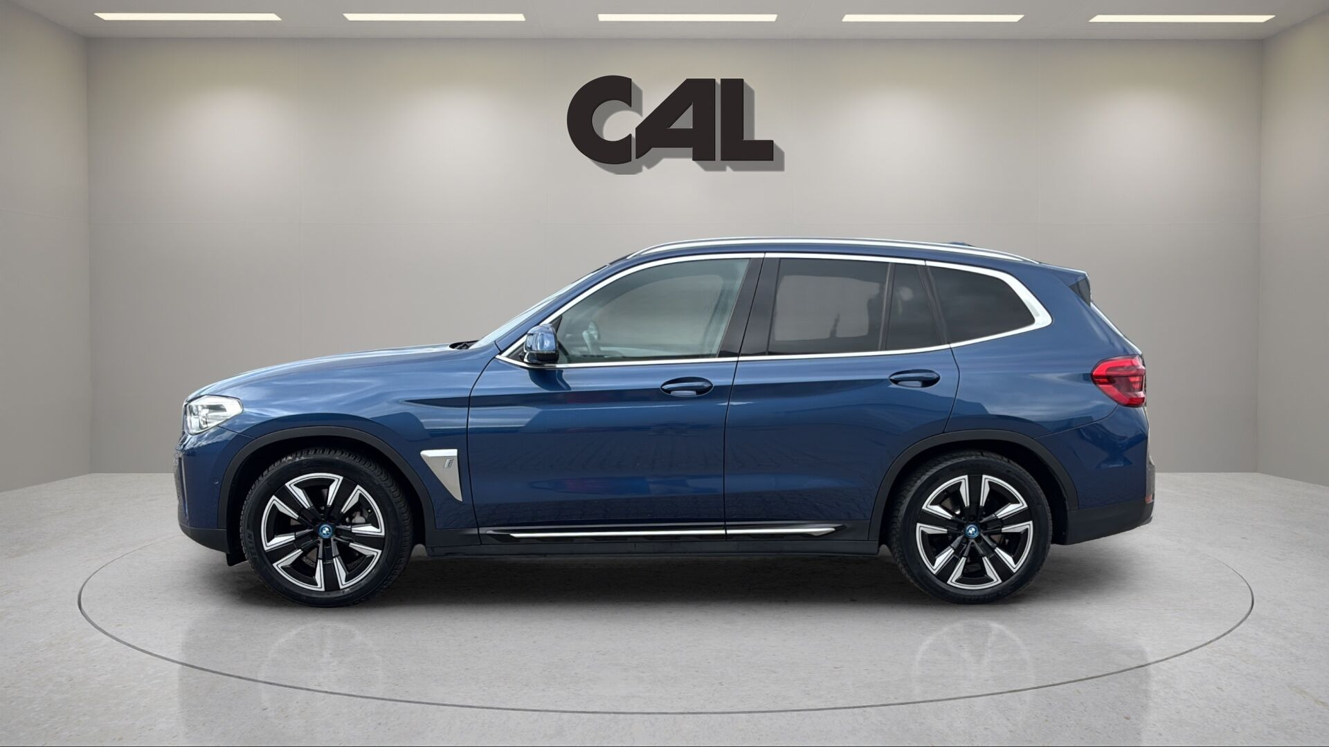 Blå BMW iX3 fra 2022