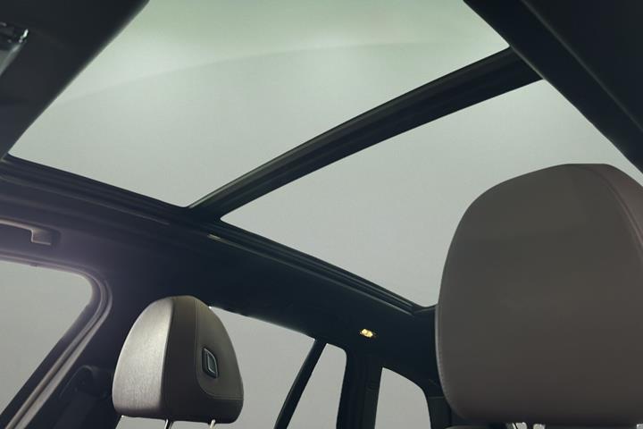 Blå BMW iX3 fra 2022