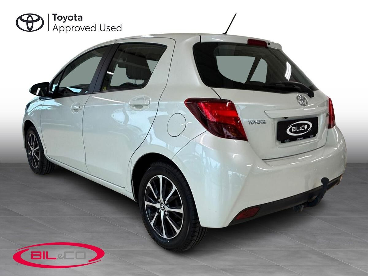 Hvid Toyota Yaris fra 2017