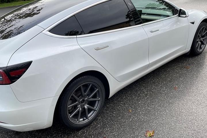 undefined Tesla Model 3 fra 2020