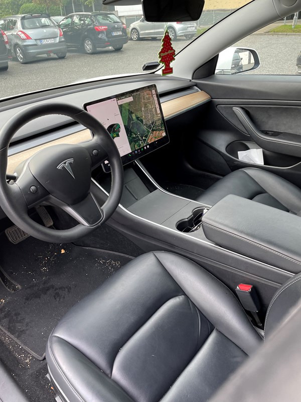 undefined Tesla Model 3 fra 2020