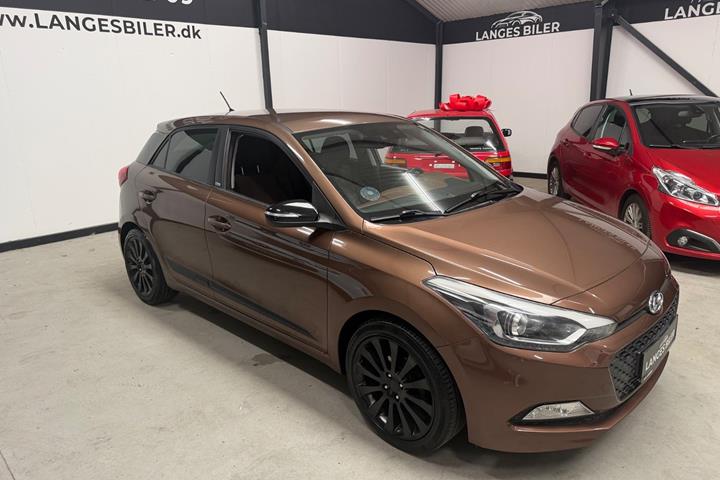 Brun Hyundai i20 fra 2015