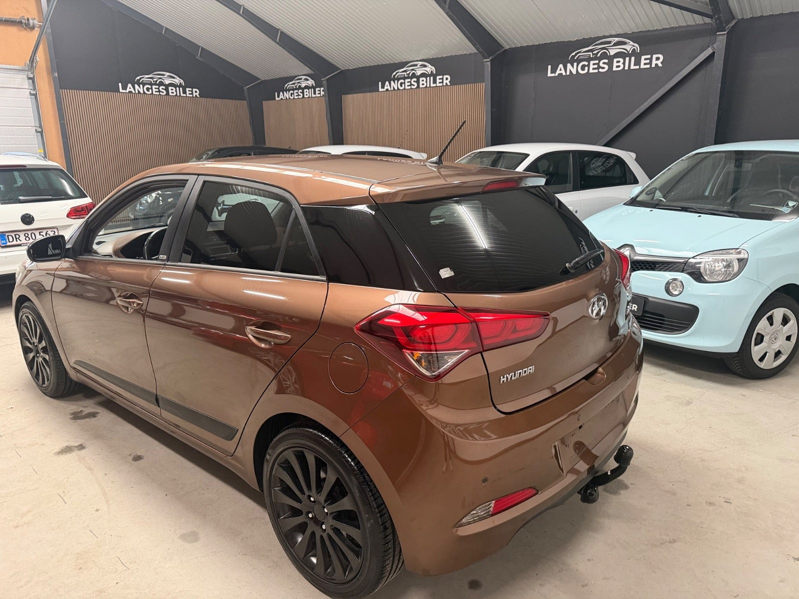 Brun Hyundai i20 fra 2015