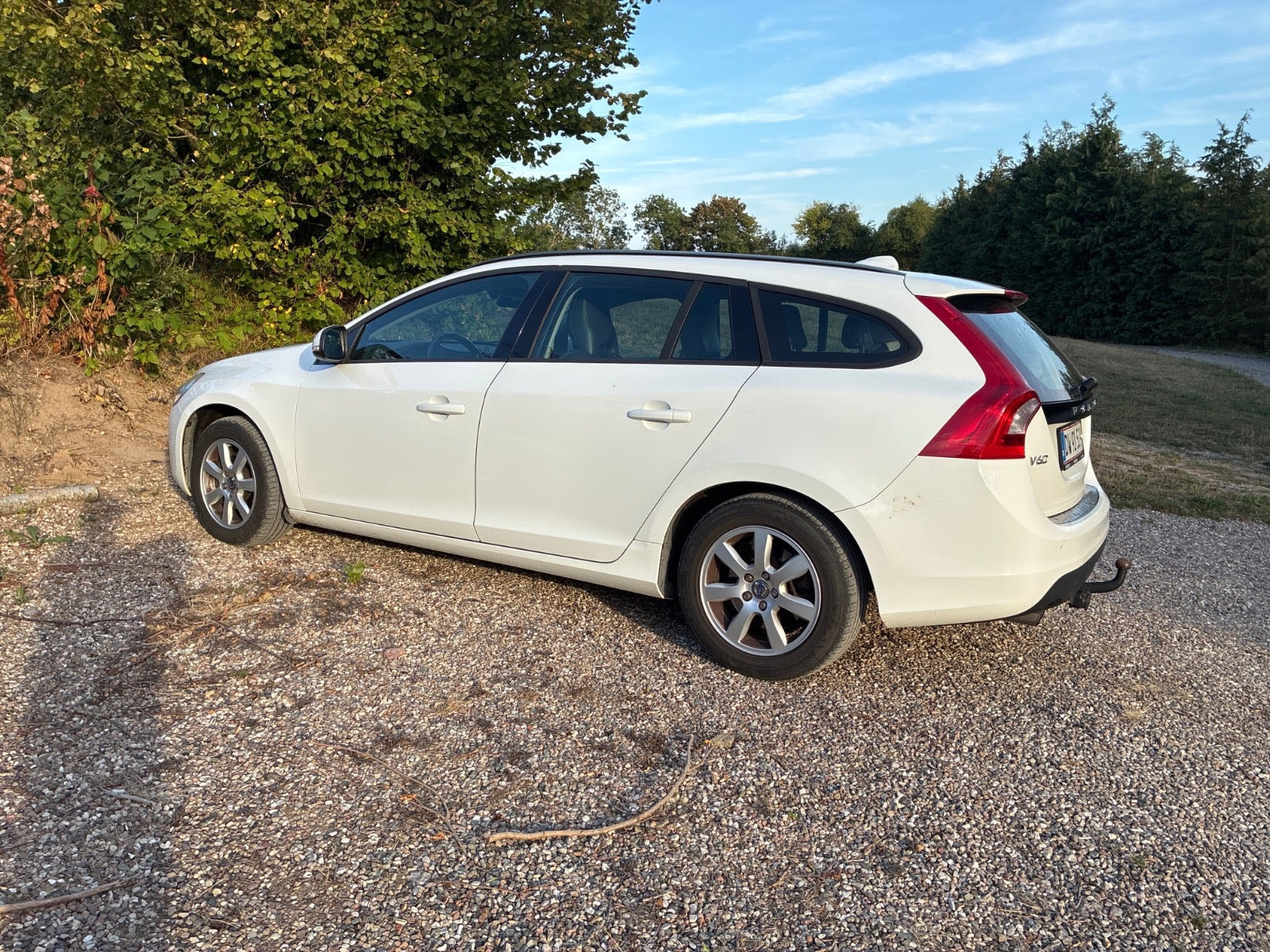 Hvid Volvo V60 fra 2013