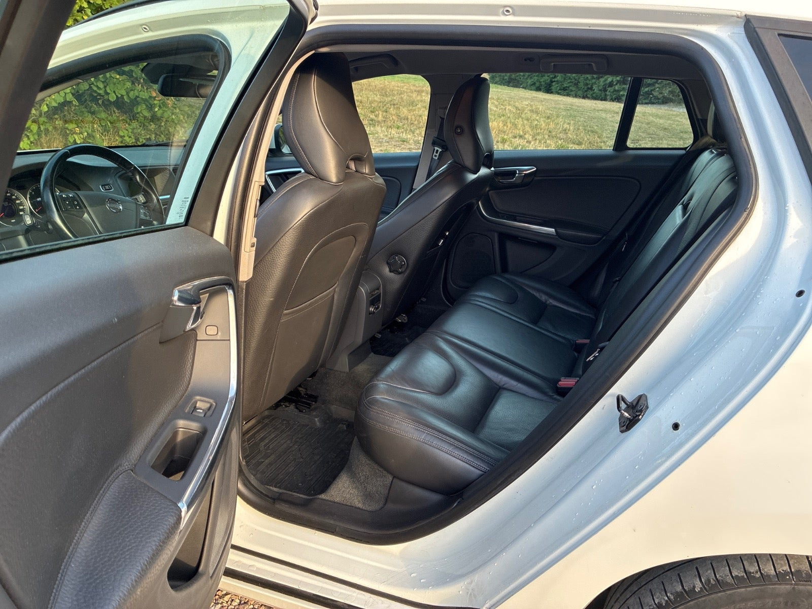Hvid Volvo V60 fra 2013
